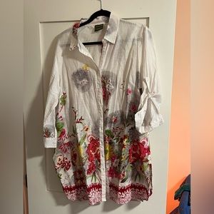 Women’s dress shirt.